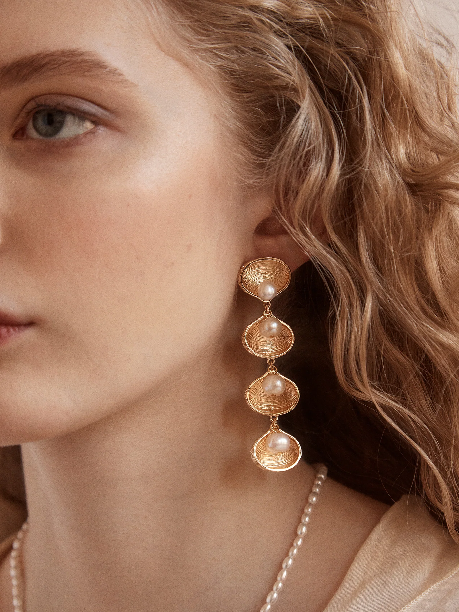 Calypso Seashell Earrings - Gold/Pearl - Image 3