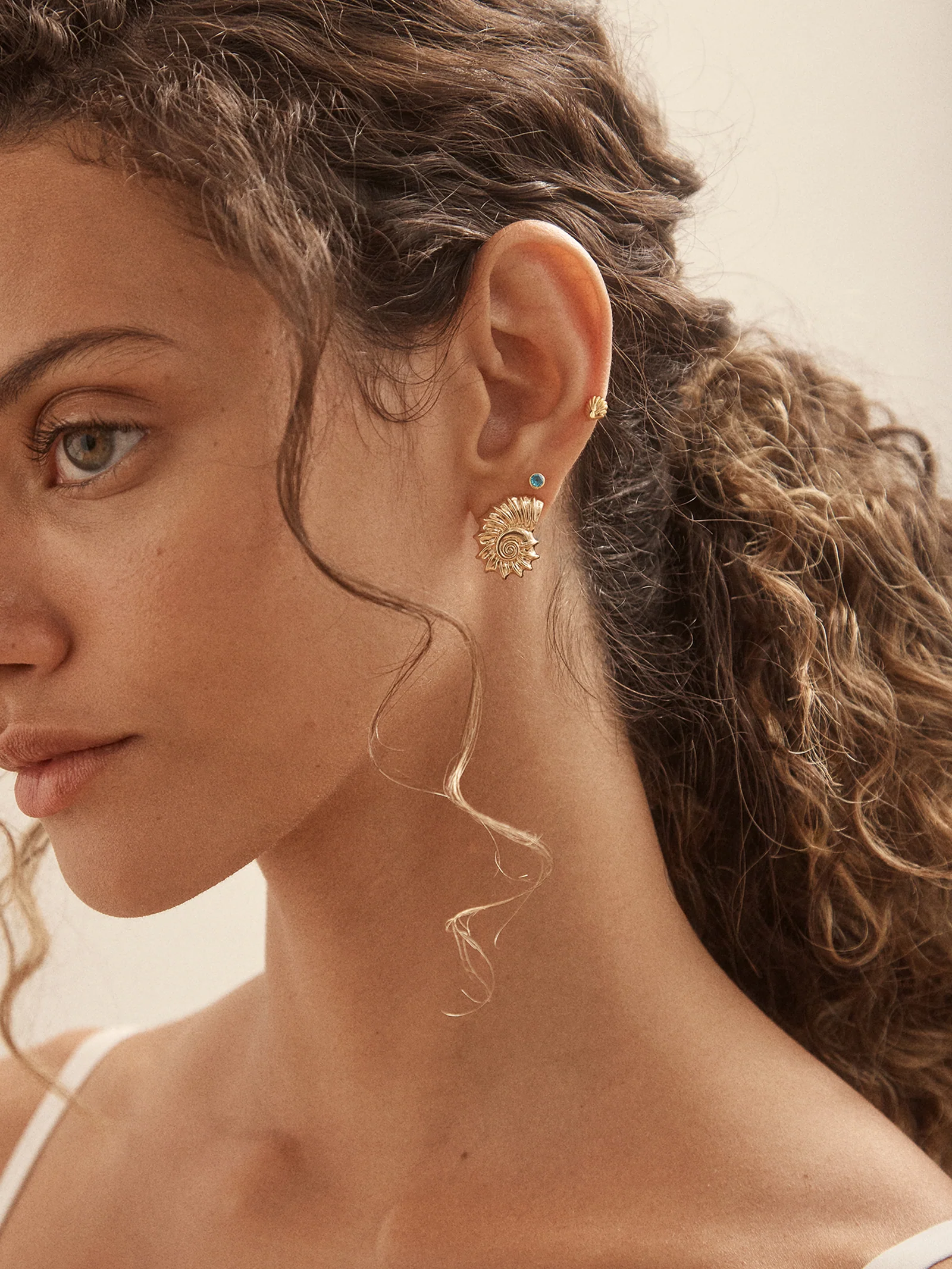 Nixie Seashell Earrings - Gold - Image 2