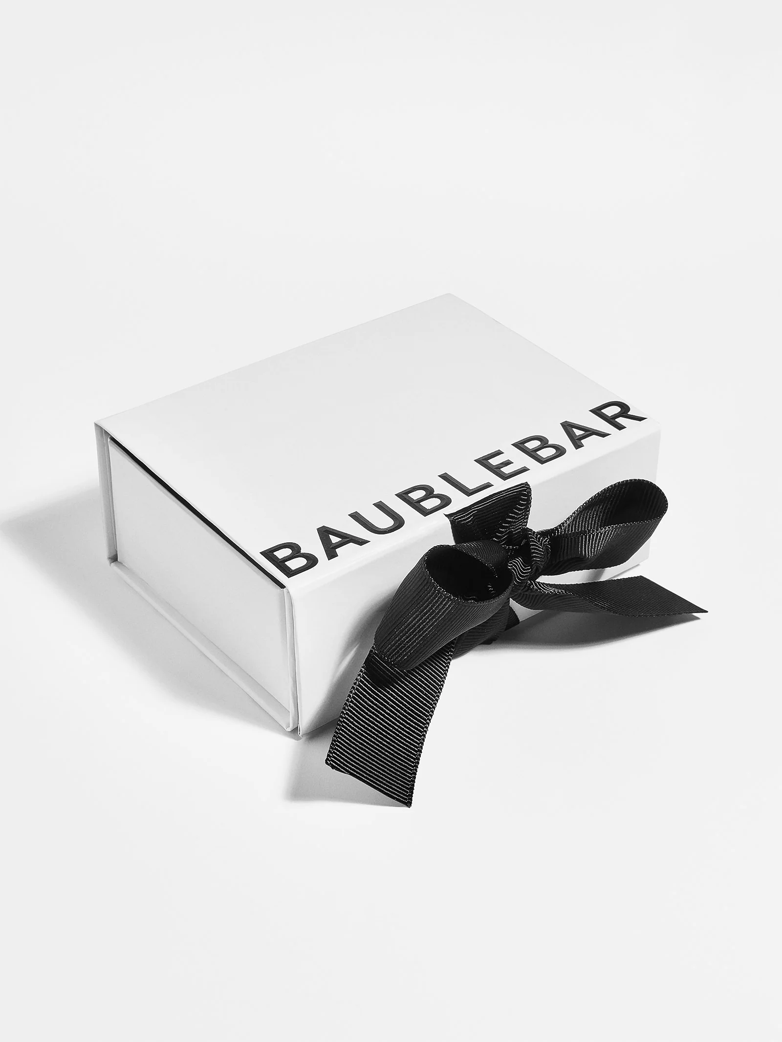 Small White Gift Box With Bow - S